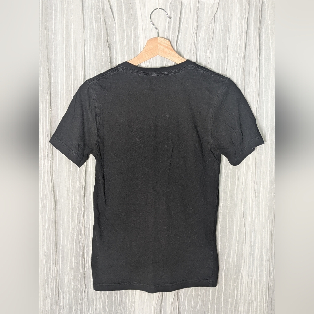 🎟️Event Horizon Black Graphic T-Shirt🎟️ - Picture 2 of 7